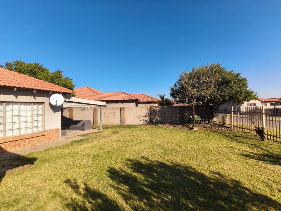 3 Bedroom Property for Sale in Waterkloof East North West
